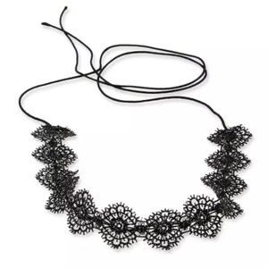 Fallon Scalloped Crystal Lace Choker